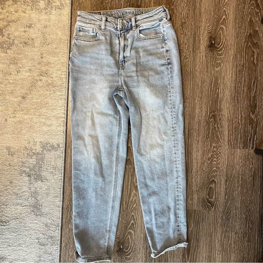 MOVING SALE American eagle straight mom jeans